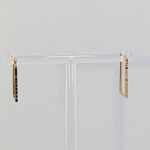 14K Gold Rectangular Hoop Earrings Lightweight Minimalist Design For Women